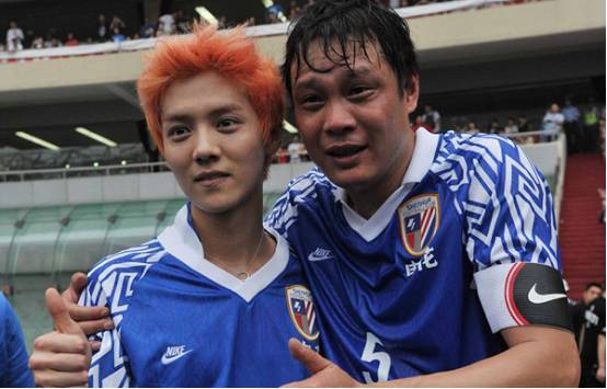 张杰鹿晗真心英雄,张杰篮球场踢足球