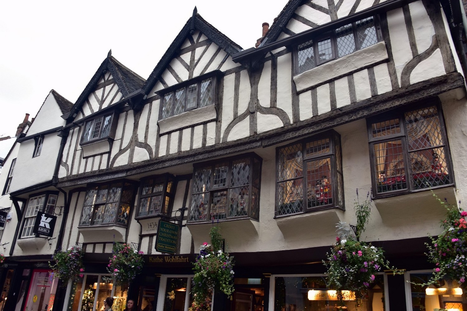 英国著名的城堡有哪些,英国城堡多少年了