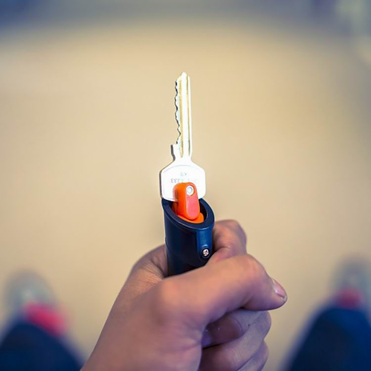 让女生走夜路不害怕的小手电,女生走夜路神器