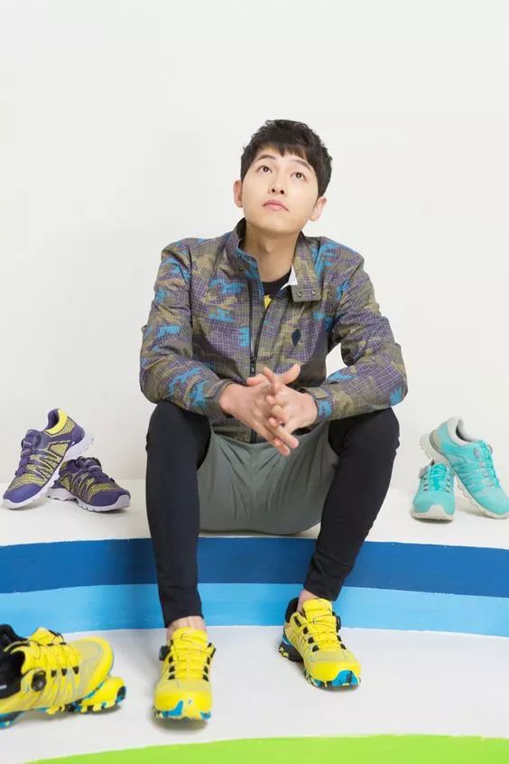 宋仲基和宋慧乔视频,宋钟基权志龙