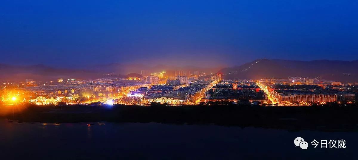 一座幸福感爆棚的滨江小城,一座山清水秀的幸福小城