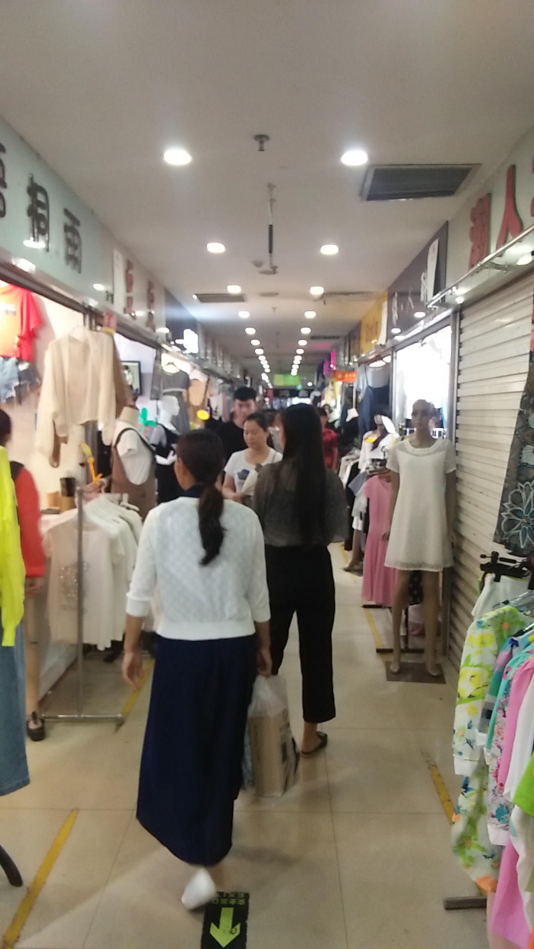 邯郸义商国际店,邯郸义商国际比较火的店铺