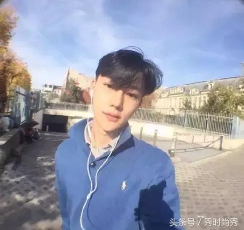 露额头刘海发型男圆脸,男生刘海在额头中央适合什么发型