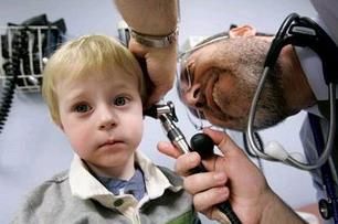 孩子游泳说耳朵里面疼是中耳炎吗,儿童游泳后耳朵里面响