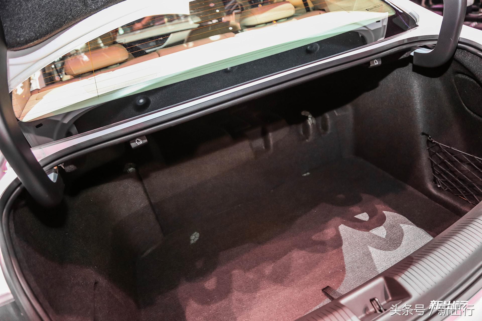 别克君威2017款30h豪华型,远距离看新款君威