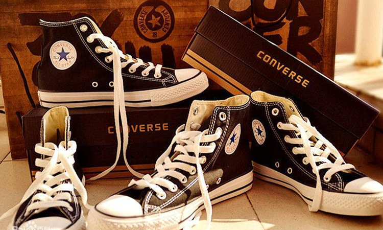 一双鞋带改造匡威,匡威联名款鞋