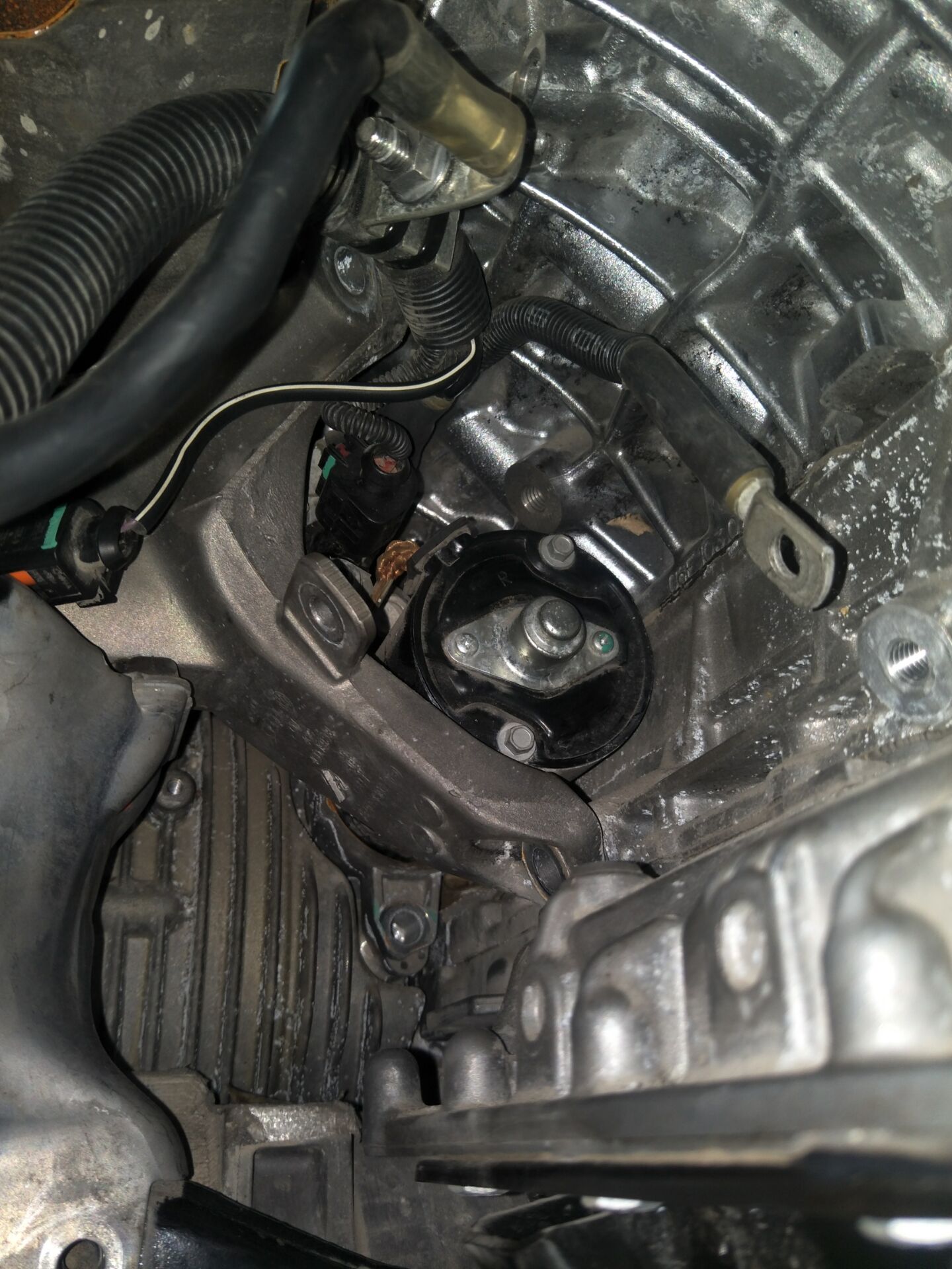 13年奥迪有时打不着火没有故障,奥迪2.5v6发动机通病