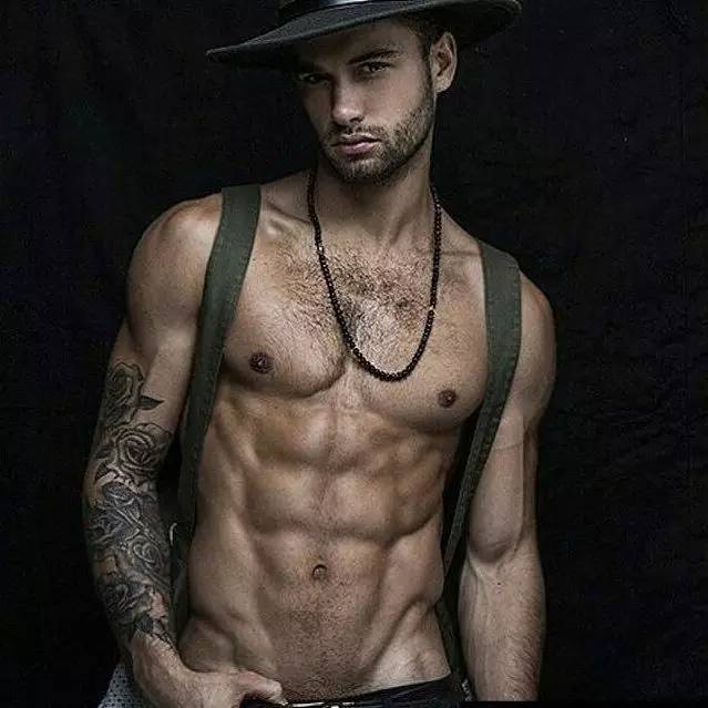 谁说练肌肉一定要去健身房,练肌肉别傻傻去健身房