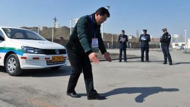 当驾校教练需要考教练证吗,汽车教练的工资