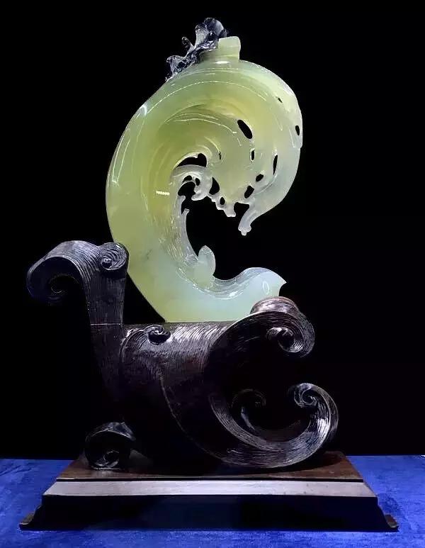 岫玉的黄白老玉与河磨玉的区别,老司机带你聊翡翠