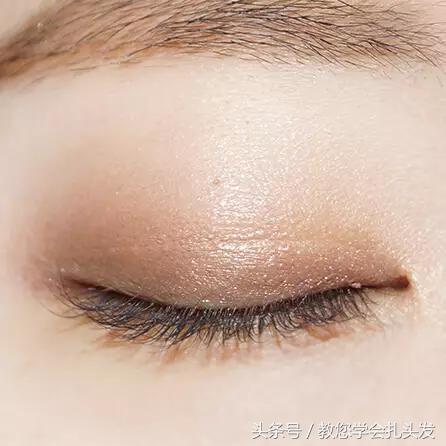 好看的发型扎法女童10-12岁鱼尾辫,从头顶上就开始编鱼尾辫怎么编