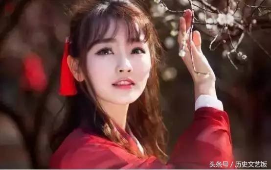 老太医的悬丝诊脉只准过一次，乾隆认可了，后妃们又听了一个笑柄