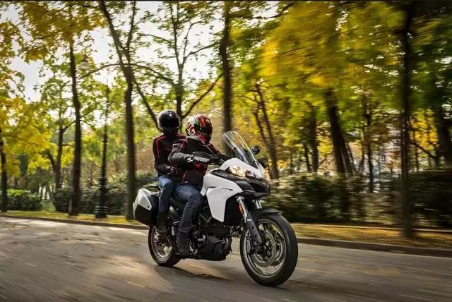 杜卡迪车型950,杜卡迪multistrada950坐姿