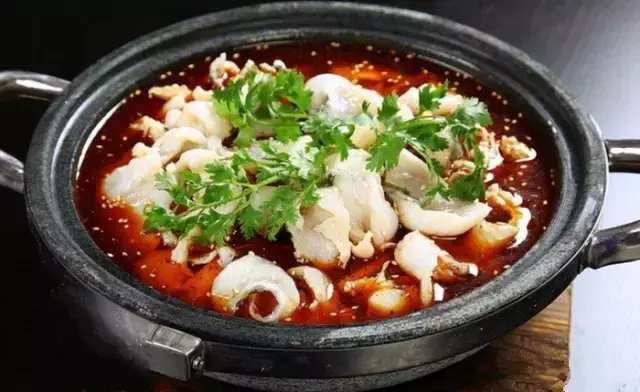 清远脆皮鸡煲石锅鱼,清远好吃的炭火鸡煲