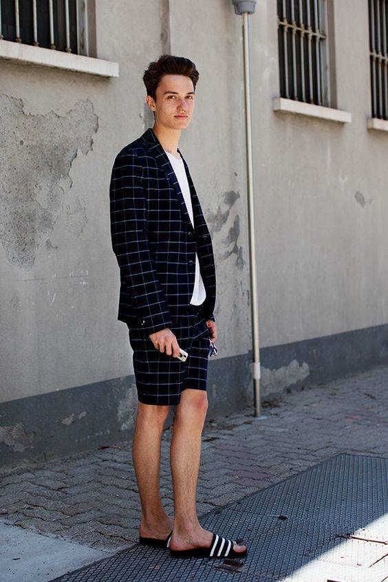 欧美风凉拖穿搭,凉拖怎么穿最时尚