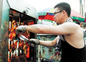 一家烧腊店一年能赚多少钱,烧腊店一个月正常能收入多少