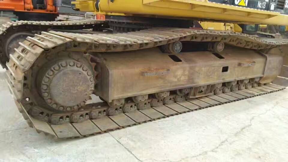 二手挖掘机现场实拍,二手挖掘机直击现场