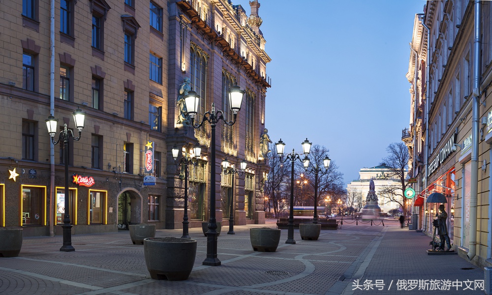 和我在瓦西里岛的街头走一走