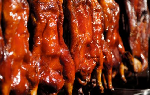 一家烧腊店一年能赚多少钱,烧腊店一个月正常能收入多少