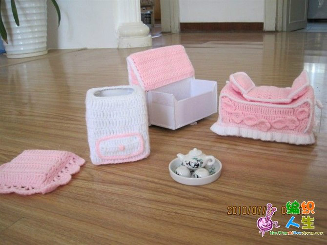 装扮芭比公主家,装扮自己的芭比娃娃