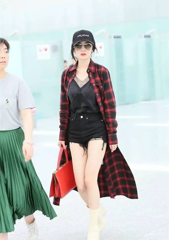 如今的带货女王杨幂,杨幂是如何成为带货女王的