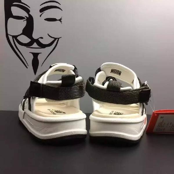 2020夏最火凉鞋,夏季凉鞋最流行这几款