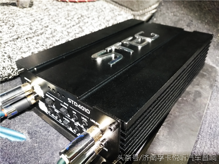 “以我爱车，冠你之音”丰田皇冠华丽逆袭｜谁说日系车的音响不能变好听｜济南孚卡悦听丰田皇冠汽车音响改装