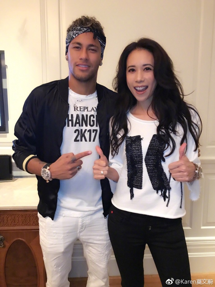 内马尔见成龙秒变迷弟,内马尔和成龙视频