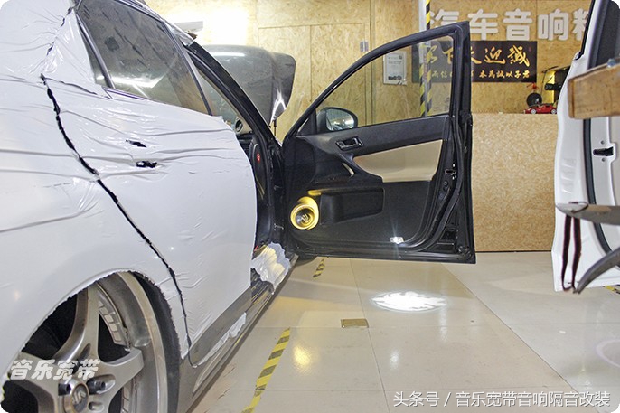 新款奔驰c级改装包围套件,2022奔驰c级音响改装方案