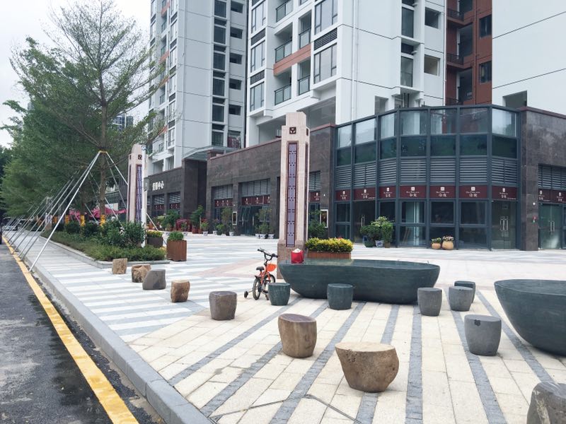 上周,深圳买房的人都去了观音山、凤凰山旁边的华苑