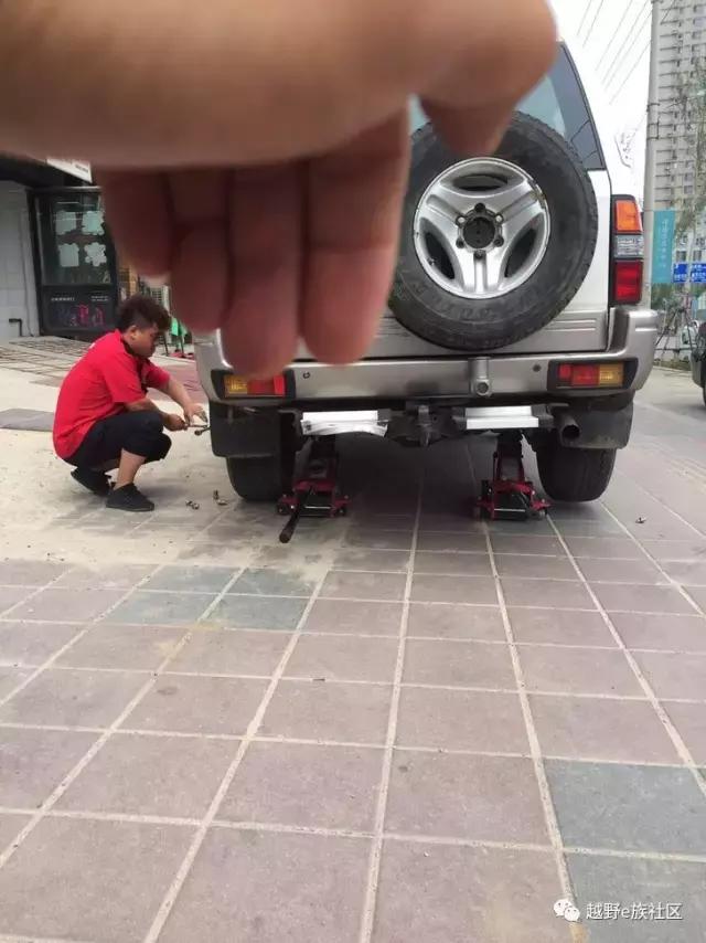 丰田陆霸3400是05年的车,05年路霸3400