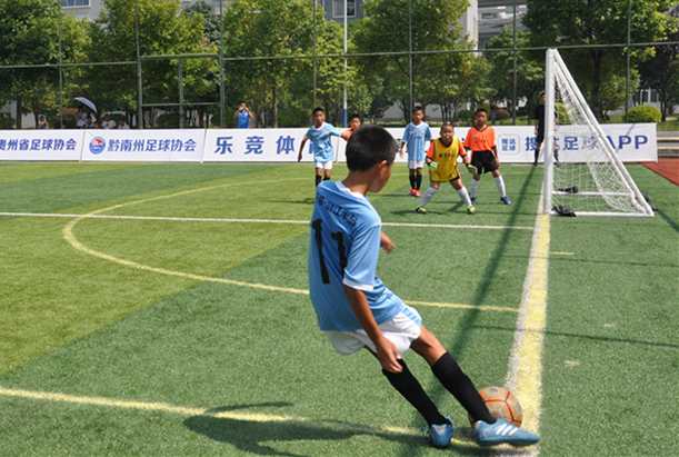 郜林打飞集锦,郜林脚后跟挑球过人