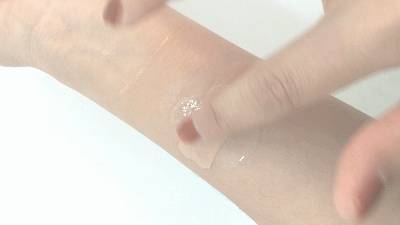 卸妆油卸妆膏卸妆水哪个不伤皮肤,卸妆油卸妆膏哪个用得慢