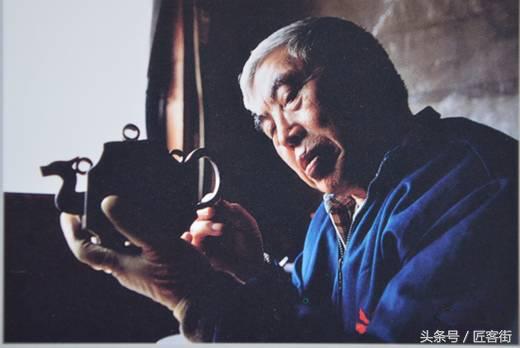 13岁技艺成熟今耄耋之年仍在探索连赝品都炒到几十万