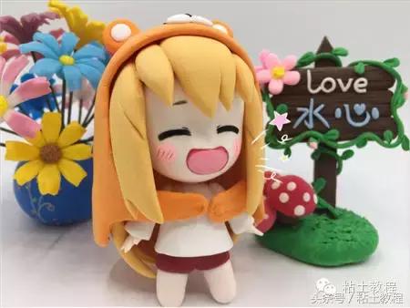 有个整天满地打滚胡吃海塞的小女孩，却人人都喜爱，彩泥手工干物妹小埋教你开心捏起来