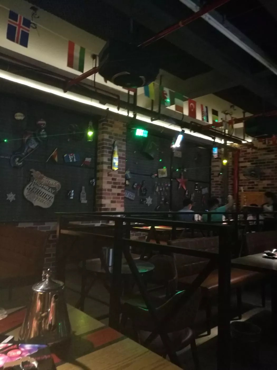 90后开一家美食小店,开一家海鲜自助餐厅一年赚多少钱