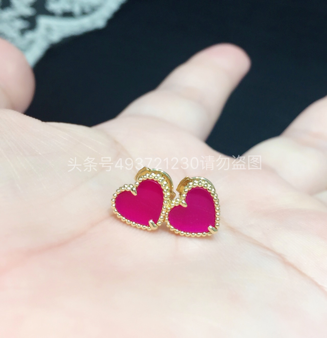 四叶草项链梵克雅宝红色颜色区别,梵克雅宝四叶草项链买什么颜色好