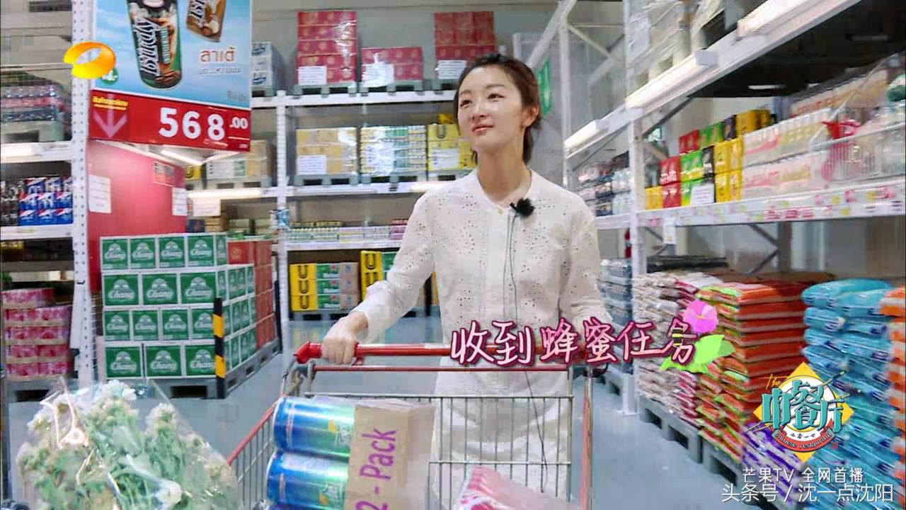 赵薇黄晓明还是在一起了,还开了一家骨骼清奇的中餐厅!