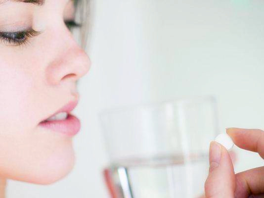 叶酸吃多了对胎儿有什么副作用,叶酸吃了反而伤胎