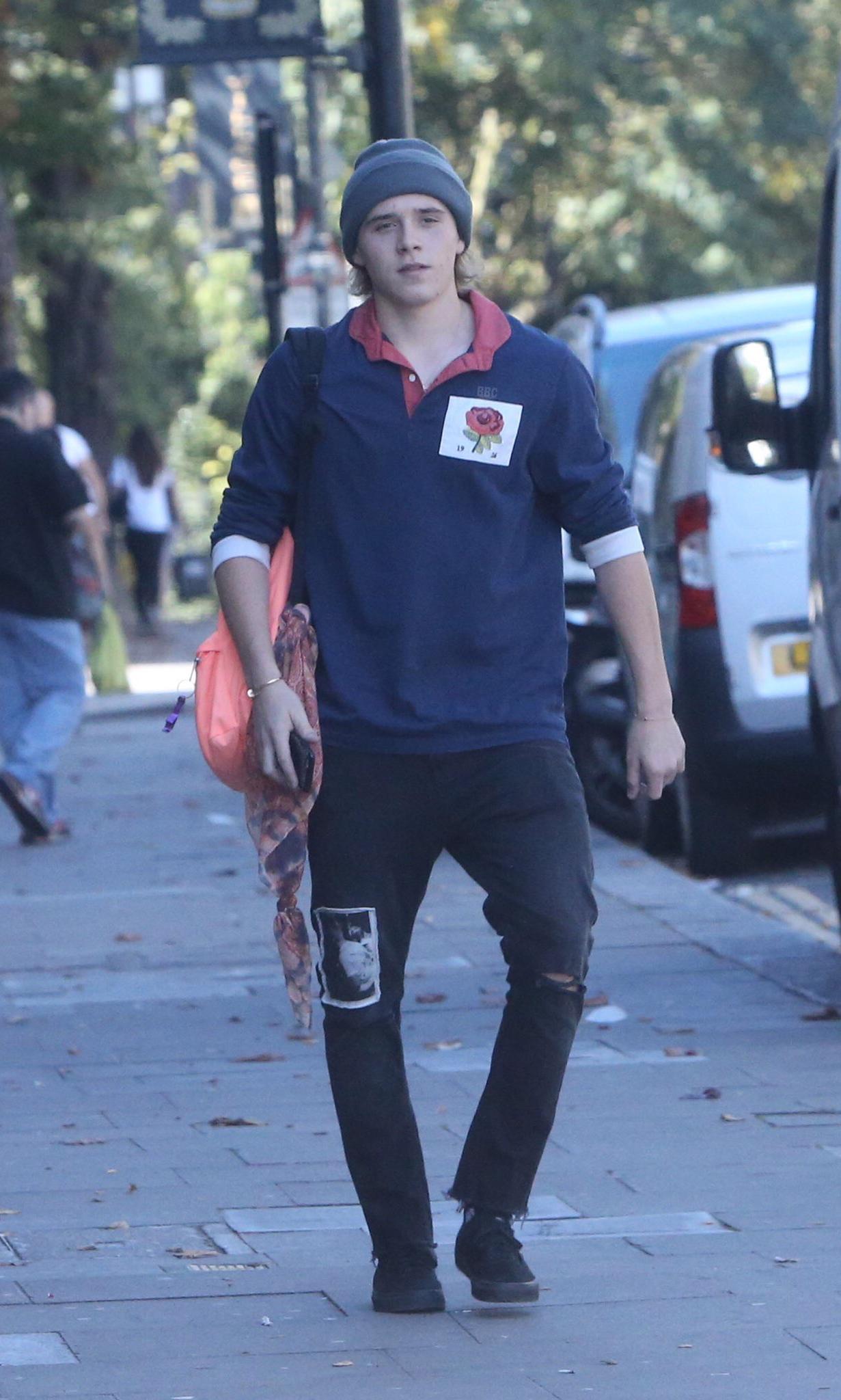 布鲁克林贝克汉姆驼背,贝克汉姆脚踝扭曲程度纪录