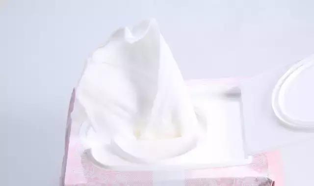 卸妆油卸妆膏卸妆水哪个不伤皮肤,卸妆油卸妆膏哪个用得慢