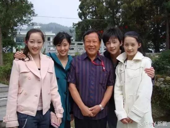 和杨洋在一起过的女明星,演员杨洋用的是哪个化妆品