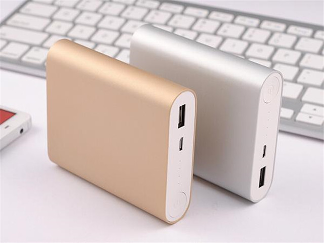 在国外卖疯了的充电宝,国外小哥自制充电宝