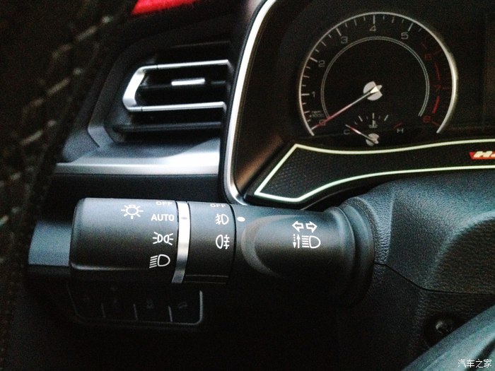 哈弗h6后备箱怎么从内部打开图解,2015款哈弗h6引擎盖怎么打开