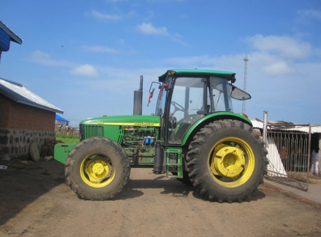 拖拉机约翰迪尔1204怎么开,约翰迪尔6b1204和6e1204有什么区别吗