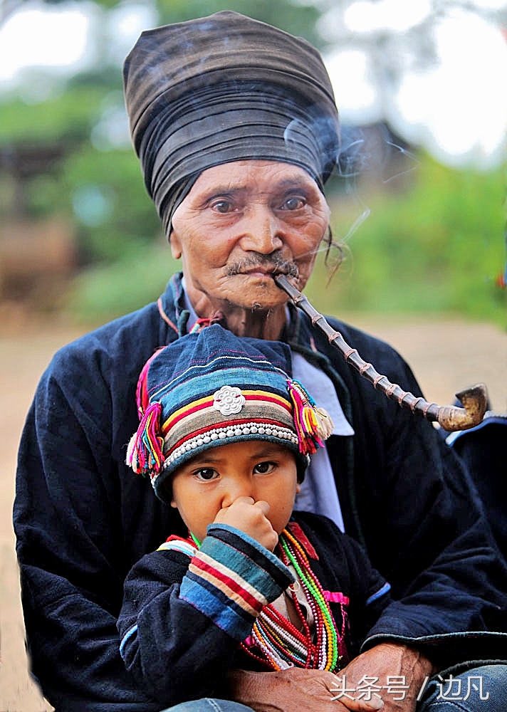 终年生活在高山密林之中的一个神秘的部族，孟连阿卡人！