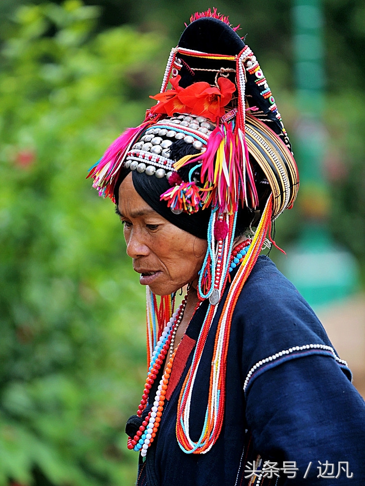 终年生活在高山密林之中的一个神秘的部族，孟连阿卡人！