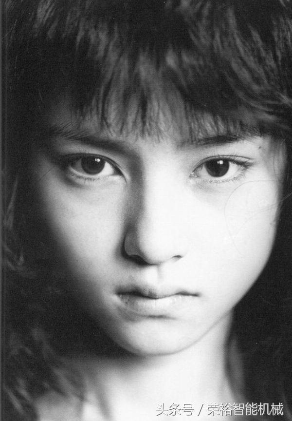 丹凤眼加杏眼加桃花眼的结合体,什么样的眼睛是桃花眼杏眼丹凤眼