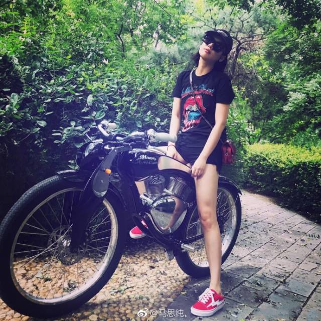 杨幂，金小妹都爱的“假VANS”，为何却有八倍价钱差距？