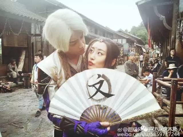 自从割双眼皮不算整容之后，娱乐圈不微调的女演员是真·不存在